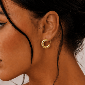elegant gold pendant necklace for women (copy)